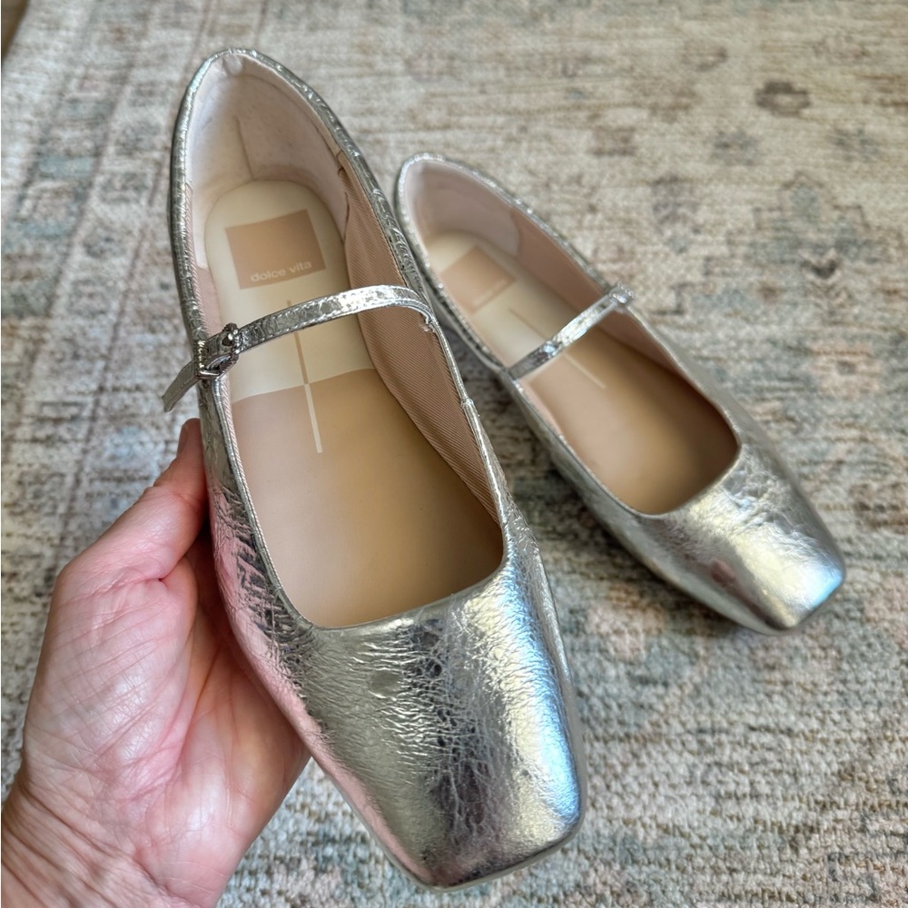 DOLCE VITA SILVER MARY JANE FLATS 7